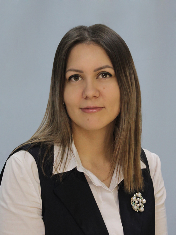 Воспитатель первой категории Маслова Екатерина Юрьевна.